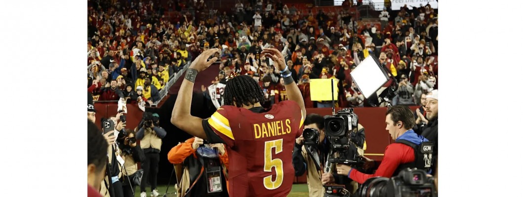 Jayden Daniels rewrites NFL records