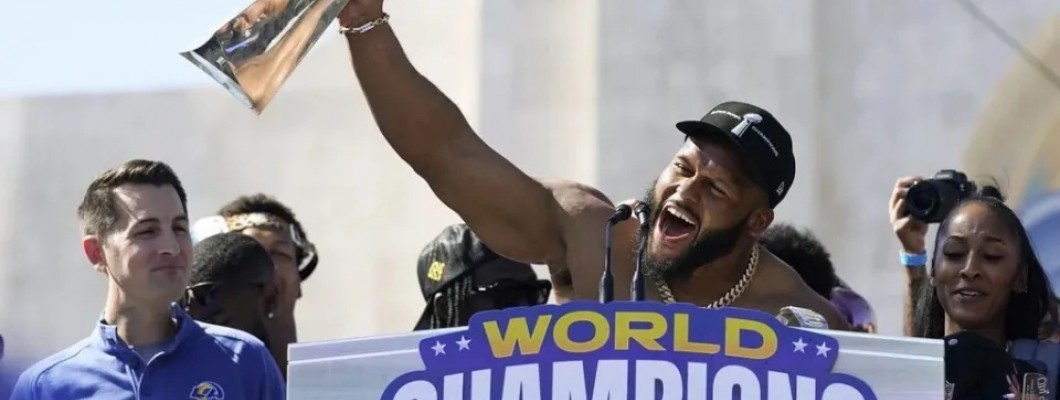 Sparks speculation: Aaron Donald spotted at Rams training ground