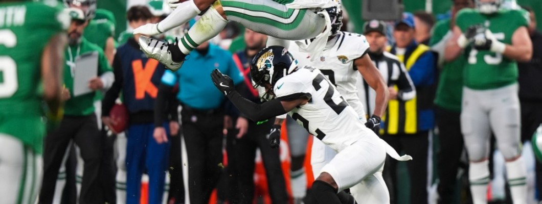 The top 10 of the 2025 NFL Top 100 are revealed!
